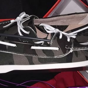 NWB camo slide on loafers with memory foam sz 9